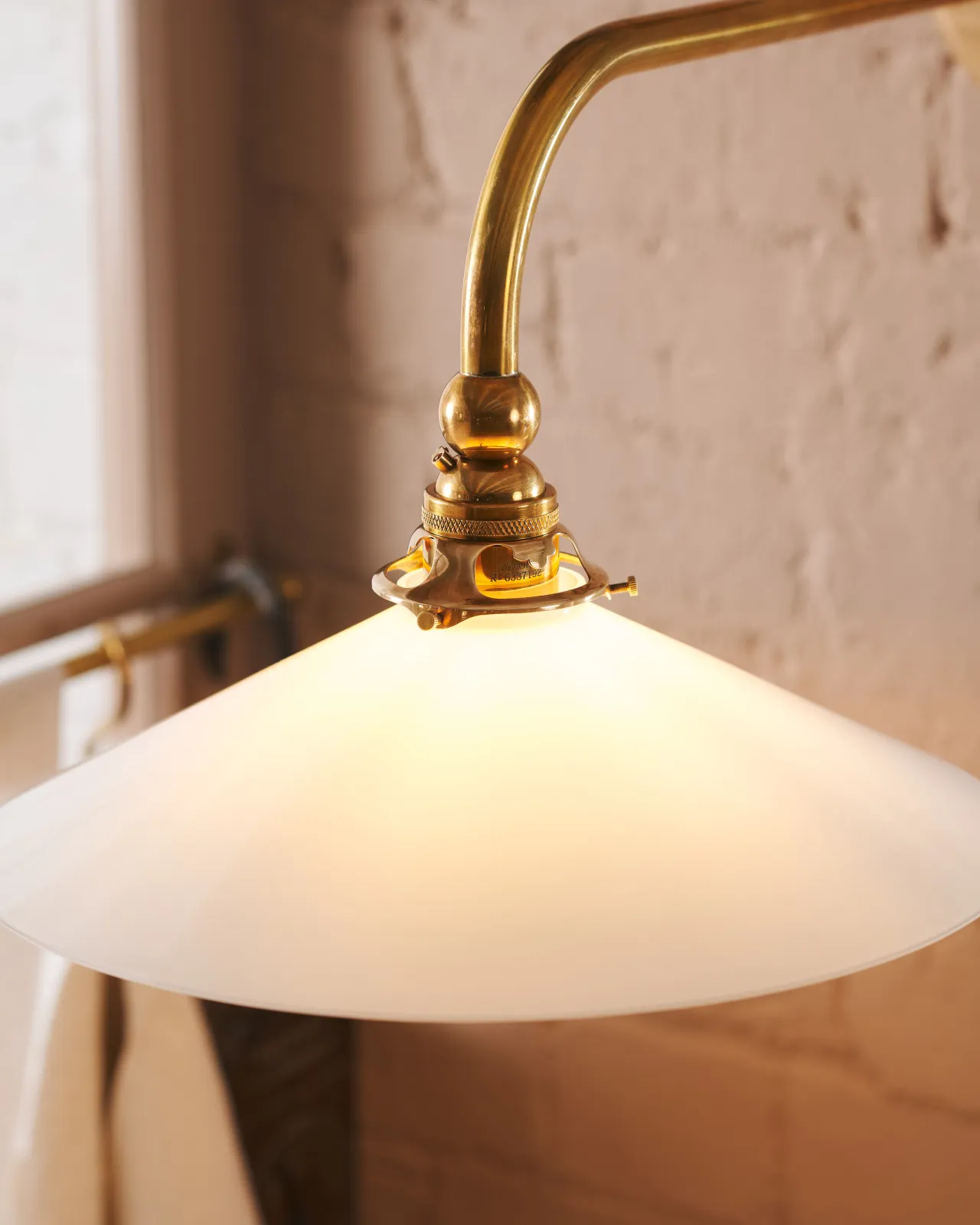 The Milk Glass Task Light | deVOL Kitchens